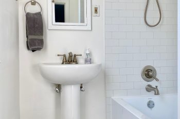 bathroom-remodel-grosse-pointe-mi-kids-bath-full-view