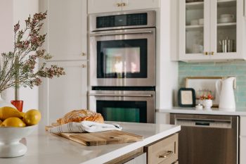 Timeless_Kitchen_Reno_TopKnobs_Huntington_Woods_Michigan